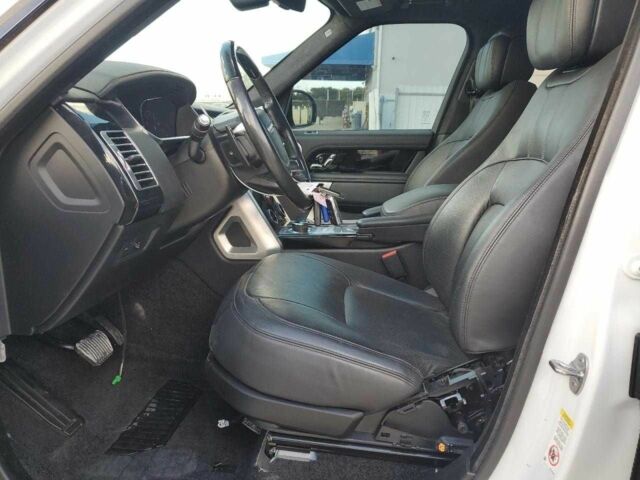 Белый Ленд Ровер Рендж Ровер, объемом двигателя 0 л и пробегом 41 тыс. км за 14000 $, фото 6 на Automoto.ua