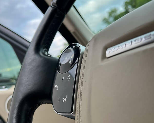 Білий Ленд Ровер Рендж Ровер, об'ємом двигуна 3 л та пробігом 106 тис. км за 47000 $, фото 12 на Automoto.ua