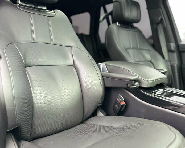 Белый Ленд Ровер Рендж Ровер, объемом двигателя 2.99 л и пробегом 92 тыс. км за 57900 $, фото 31 на Automoto.ua