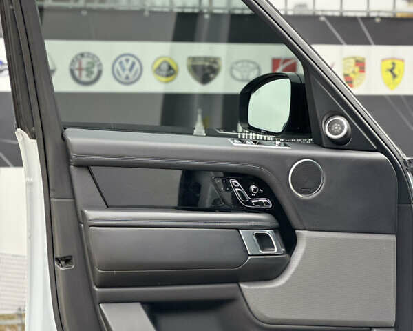 Белый Ленд Ровер Рендж Ровер, объемом двигателя 2.99 л и пробегом 92 тыс. км за 57900 $, фото 23 на Automoto.ua