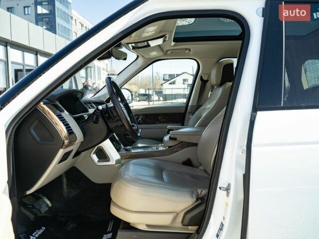 Белый Ленд Ровер Рендж Ровер, объемом двигателя 3 л и пробегом 103 тыс. км за 56900 $, фото 16 на Automoto.ua