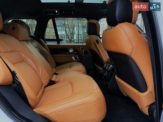 Білий Ленд Ровер Рендж Ровер, об'ємом двигуна 4.37 л та пробігом 105 тис. км за 64999 $, фото 36 на Automoto.ua