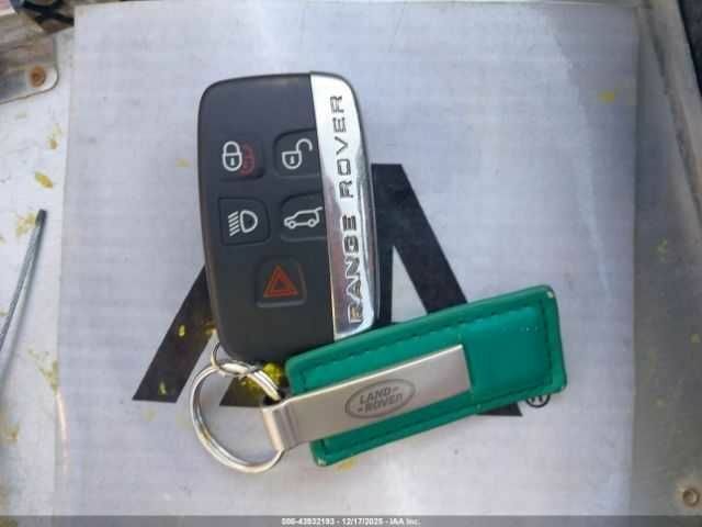 Білий Ленд Ровер Рендж Ровер, об'ємом двигуна 2 л та пробігом 54 тис. км за 4600 $, фото 9 на Automoto.ua