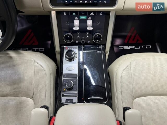 Білий Ленд Ровер Рендж Ровер, об'ємом двигуна 5 л та пробігом 82 тис. км за 54500 $, фото 29 на Automoto.ua