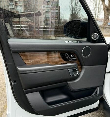 Білий Ленд Ровер Рендж Ровер, об'ємом двигуна 3 л та пробігом 98 тис. км за 51900 $, фото 8 на Automoto.ua