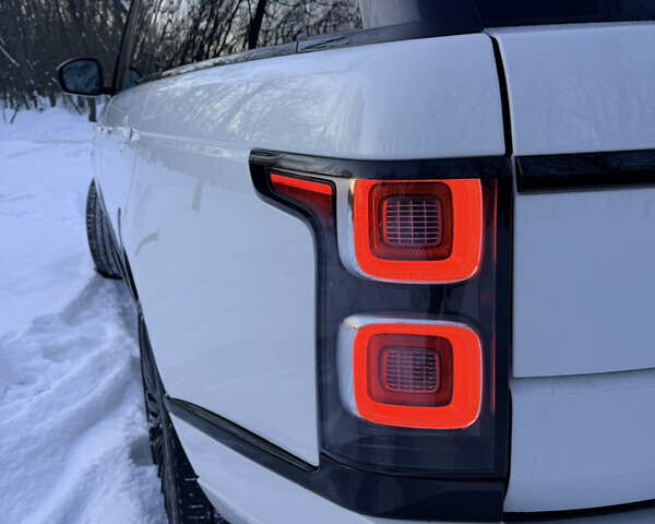 Белый Ленд Ровер Рендж Ровер, объемом двигателя 3 л и пробегом 73 тыс. км за 55000 $, фото 5 на Automoto.ua