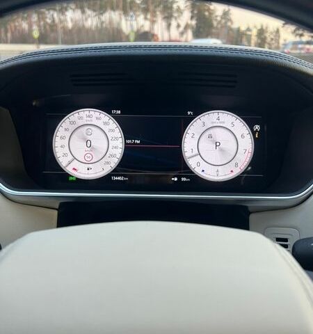 Белый Ленд Ровер Рендж Ровер, объемом двигателя 3 л и пробегом 134 тыс. км за 46999 $, фото 3 на Automoto.ua