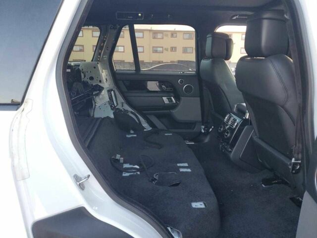 Белый Ленд Ровер Рендж Ровер, объемом двигателя 0 л и пробегом 41 тыс. км за 14000 $, фото 9 на Automoto.ua