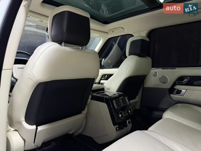 Білий Ленд Ровер Рендж Ровер, об'ємом двигуна 5 л та пробігом 82 тис. км за 54500 $, фото 24 на Automoto.ua
