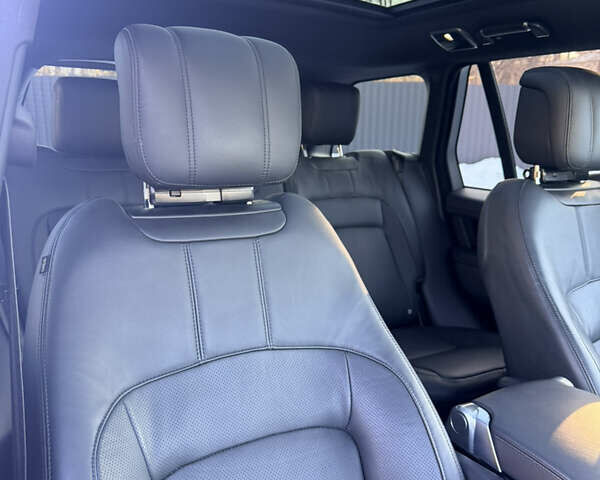 Белый Ленд Ровер Рендж Ровер, объемом двигателя 3 л и пробегом 73 тыс. км за 55000 $, фото 48 на Automoto.ua