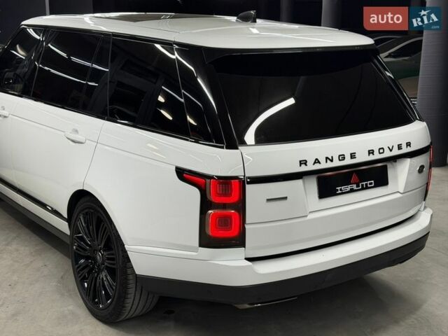 Білий Ленд Ровер Рендж Ровер, об'ємом двигуна 5 л та пробігом 82 тис. км за 54500 $, фото 11 на Automoto.ua