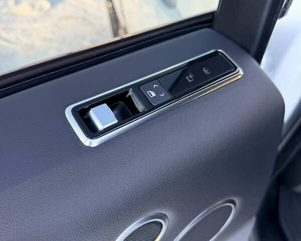 Белый Ленд Ровер Рендж Ровер, объемом двигателя 3 л и пробегом 73 тыс. км за 55000 $, фото 40 на Automoto.ua