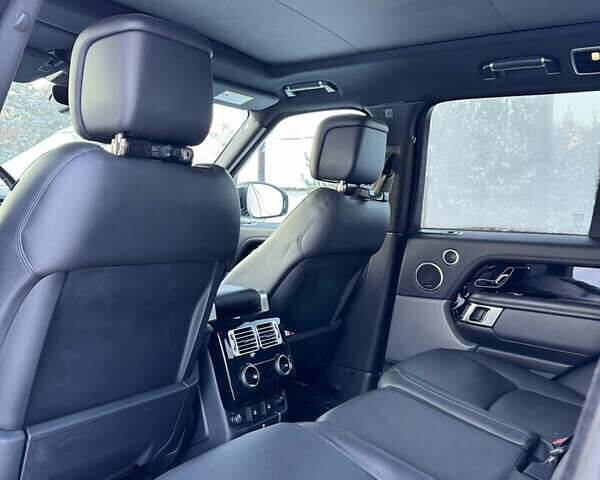 Белый Ленд Ровер Рендж Ровер, объемом двигателя 3 л и пробегом 74 тыс. км за 56000 $, фото 21 на Automoto.ua