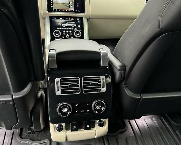 Белый Ленд Ровер Рендж Ровер, объемом двигателя 2.99 л и пробегом 84 тыс. км за 73700 $, фото 11 на Automoto.ua