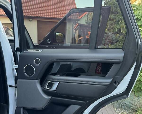 Ленд Ровер Рендж Ровер 2018 в Нововолынск на Automoto.ua Белый Ленд Ровер Рендж Ровер, объемом двигателя 3 л и пробегом 84 тыс. км за 49900 $, фото 31 на Automoto.ua