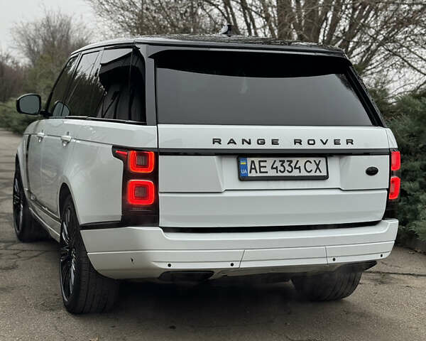 Белый Ленд Ровер Рендж Ровер, объемом двигателя 3 л и пробегом 70 тыс. км за 59000 $, фото 9 на Automoto.ua