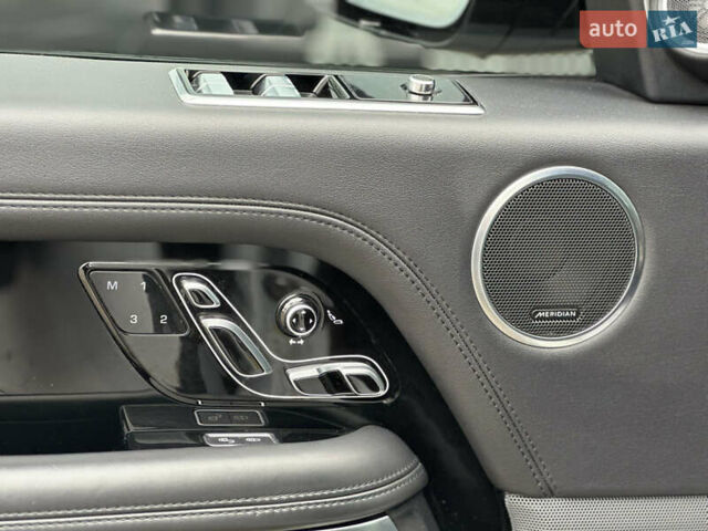 Белый Ленд Ровер Рендж Ровер, объемом двигателя 2.99 л и пробегом 92 тыс. км за 57900 $, фото 24 на Automoto.ua