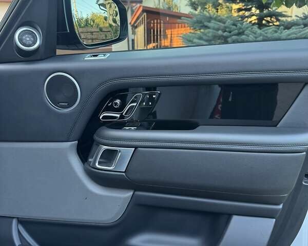 Ленд Ровер Рендж Ровер 2018 в Нововолынск на Automoto.ua Белый Ленд Ровер Рендж Ровер, объемом двигателя 3 л и пробегом 84 тыс. км за 49900 $, фото 28 на Automoto.ua