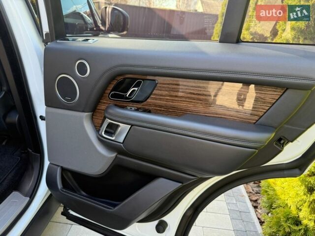 Білий Ленд Ровер Рендж Ровер, об'ємом двигуна 2.99 л та пробігом 156 тис. км за 49900 $, фото 28 на Automoto.ua