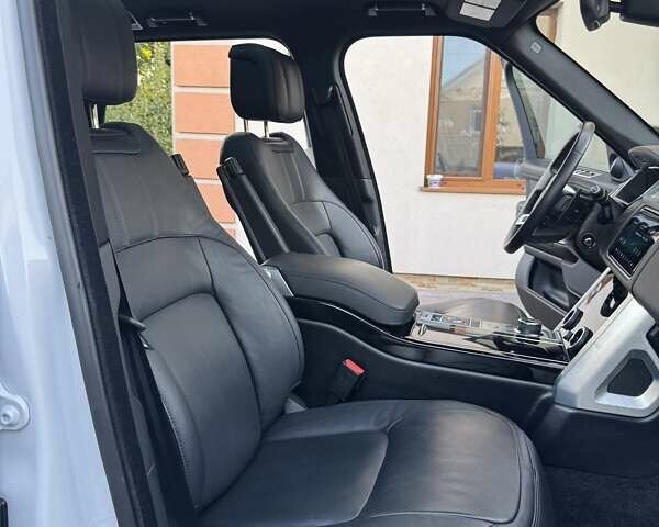 Ленд Ровер Рендж Ровер 2018 в Нововолынск на Automoto.ua Белый Ленд Ровер Рендж Ровер, объемом двигателя 3 л и пробегом 84 тыс. км за 49900 $, фото 33 на Automoto.ua
