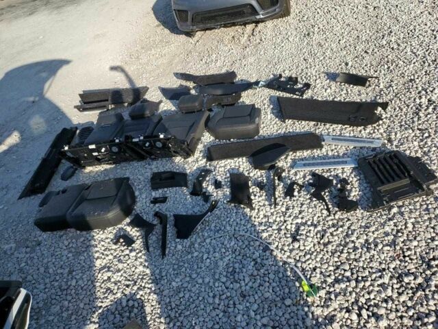 Белый Ленд Ровер Рендж Ровер, объемом двигателя 0 л и пробегом 41 тыс. км за 14000 $, фото 11 на Automoto.ua