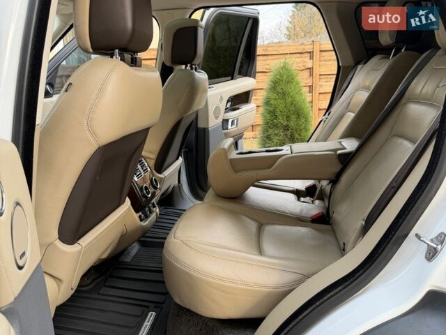 Білий Ленд Ровер Рендж Ровер, об'ємом двигуна 3 л та пробігом 152 тис. км за 41000 $, фото 19 на Automoto.ua