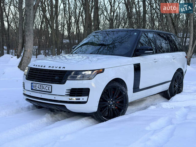 Белый Ленд Ровер Рендж Ровер, объемом двигателя 3 л и пробегом 73 тыс. км за 55000 $, фото 3 на Automoto.ua