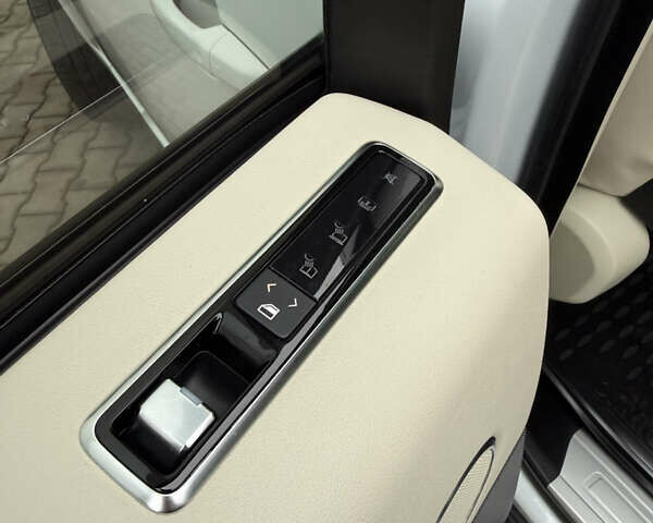 Білий Ленд Ровер Рендж Ровер, об'ємом двигуна 3 л та пробігом 170 тис. км за 49900 $, фото 32 на Automoto.ua