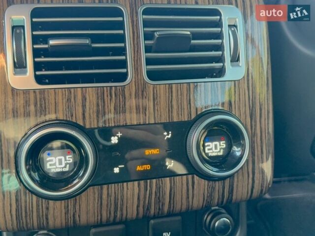 Білий Ленд Ровер Рендж Ровер, об'ємом двигуна 2.99 л та пробігом 156 тис. км за 49900 $, фото 27 на Automoto.ua