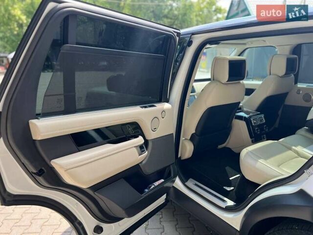 Белый Ленд Ровер Рендж Ровер, объемом двигателя 5 л и пробегом 39 тыс. км за 95000 $, фото 11 на Automoto.ua