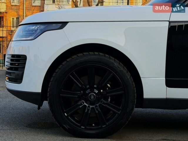 Білий Ленд Ровер Рендж Ровер, об'ємом двигуна 4.37 л та пробігом 105 тис. км за 64999 $, фото 16 на Automoto.ua