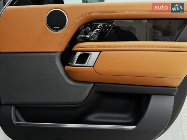 Білий Ленд Ровер Рендж Ровер, об'ємом двигуна 4.37 л та пробігом 105 тис. км за 64999 $, фото 37 на Automoto.ua