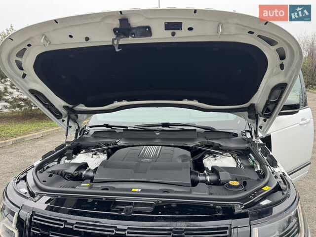 Белый Ленд Ровер Рендж Ровер, объемом двигателя 3 л и пробегом 70 тыс. км за 59000 $, фото 38 на Automoto.ua