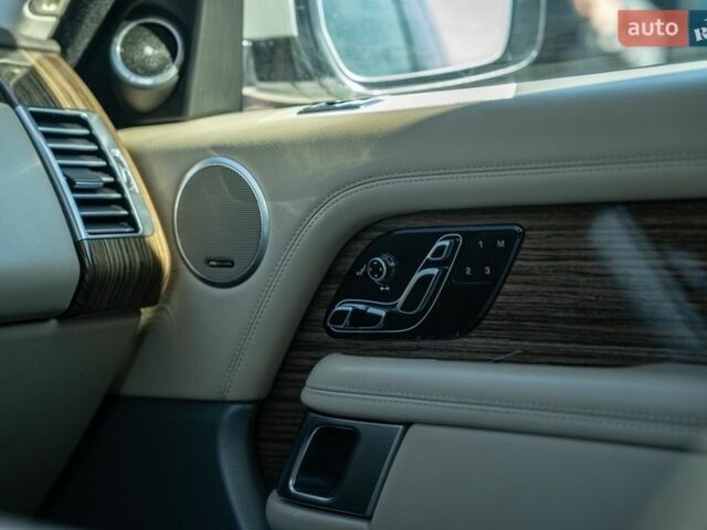 Белый Ленд Ровер Рендж Ровер, объемом двигателя 3 л и пробегом 103 тыс. км за 56900 $, фото 33 на Automoto.ua