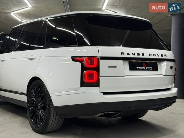 Білий Ленд Ровер Рендж Ровер, об'ємом двигуна 5 л та пробігом 82 тис. км за 54500 $, фото 12 на Automoto.ua