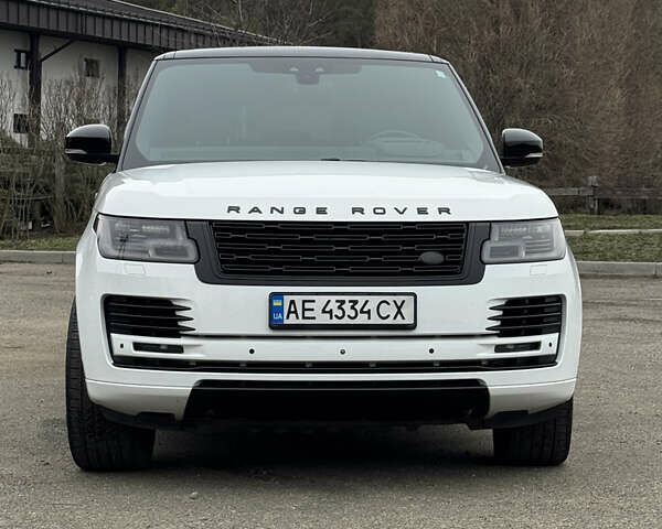 Белый Ленд Ровер Рендж Ровер, объемом двигателя 3 л и пробегом 70 тыс. км за 59000 $, фото 2 на Automoto.ua
