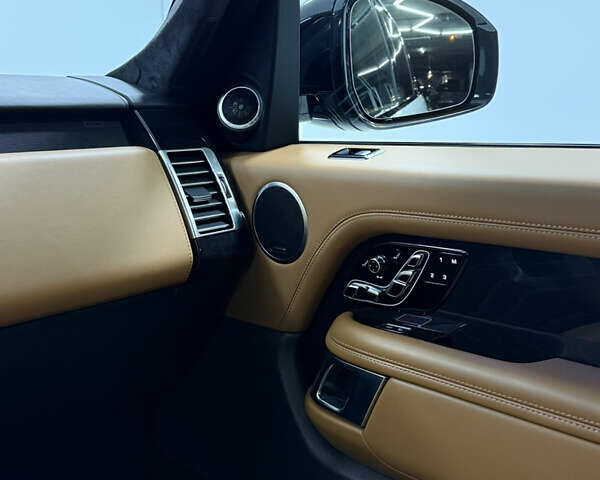 Білий Ленд Ровер Рендж Ровер, об'ємом двигуна 4.37 л та пробігом 104 тис. км за 67000 $, фото 26 на Automoto.ua