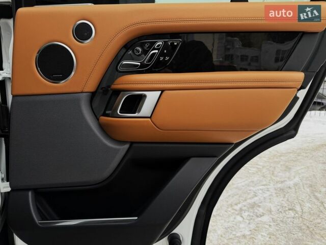 Білий Ленд Ровер Рендж Ровер, об'ємом двигуна 4.37 л та пробігом 105 тис. км за 64999 $, фото 35 на Automoto.ua