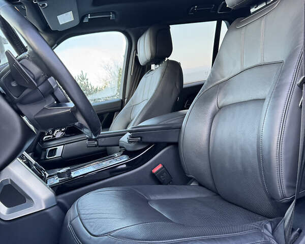 Белый Ленд Ровер Рендж Ровер, объемом двигателя 3 л и пробегом 74 тыс. км за 56000 $, фото 16 на Automoto.ua