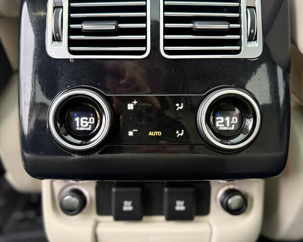 Білий Ленд Ровер Рендж Ровер, об'ємом двигуна 3 л та пробігом 170 тис. км за 49900 $, фото 40 на Automoto.ua