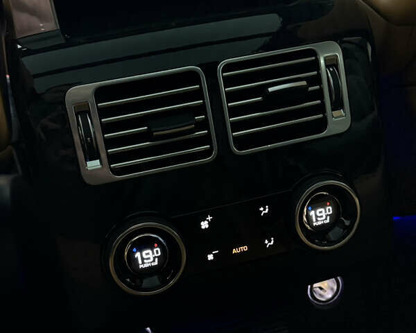 Білий Ленд Ровер Рендж Ровер, об'ємом двигуна 4.37 л та пробігом 104 тис. км за 67000 $, фото 34 на Automoto.ua