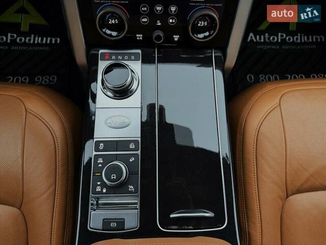 Белый Ленд Ровер Рендж Ровер, объемом двигателя 4.37 л и пробегом 105 тыс. км за 64999 $, фото 46 на Automoto.ua