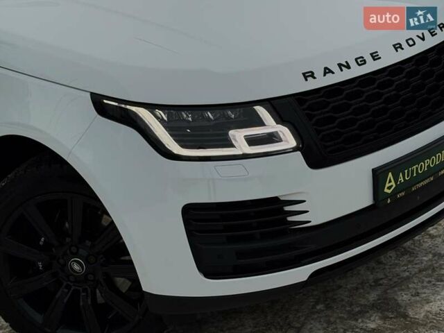 Белый Ленд Ровер Рендж Ровер, объемом двигателя 4.37 л и пробегом 105 тыс. км за 64999 $, фото 14 на Automoto.ua