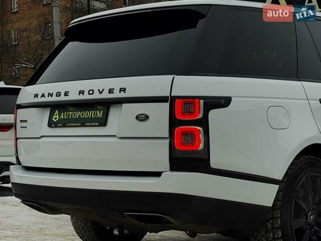 Белый Ленд Ровер Рендж Ровер, объемом двигателя 4.37 л и пробегом 105 тыс. км за 64999 $, фото 22 на Automoto.ua