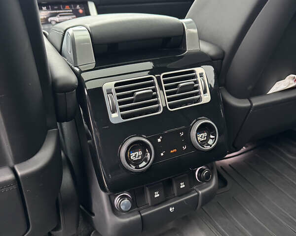 Белый Ленд Ровер Рендж Ровер, объемом двигателя 3 л и пробегом 70 тыс. км за 59000 $, фото 21 на Automoto.ua