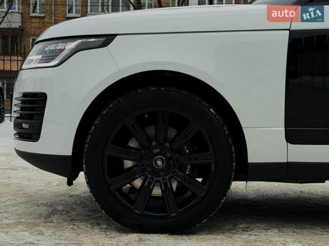 Білий Ленд Ровер Рендж Ровер, об'ємом двигуна 4.37 л та пробігом 105 тис. км за 64999 $, фото 16 на Automoto.ua