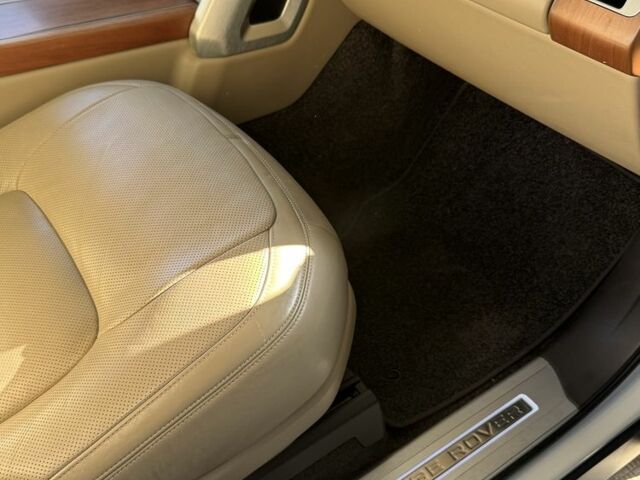 Білий Ленд Ровер Рендж Ровер, об'ємом двигуна 5 л та пробігом 80 тис. км за 66700 $, фото 18 на Automoto.ua