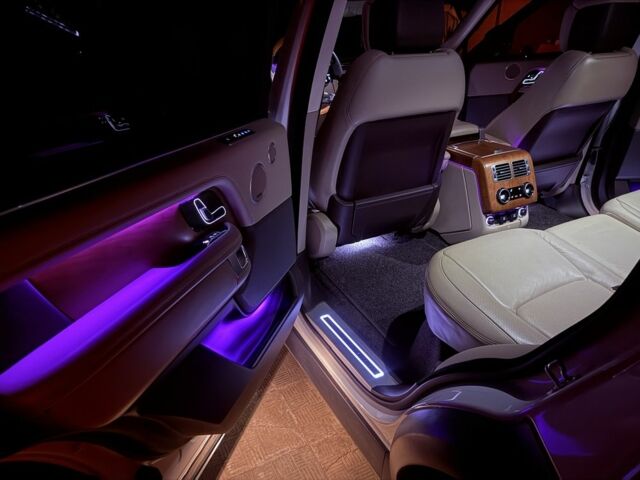 Білий Ленд Ровер Рендж Ровер, об'ємом двигуна 5 л та пробігом 80 тис. км за 66700 $, фото 12 на Automoto.ua