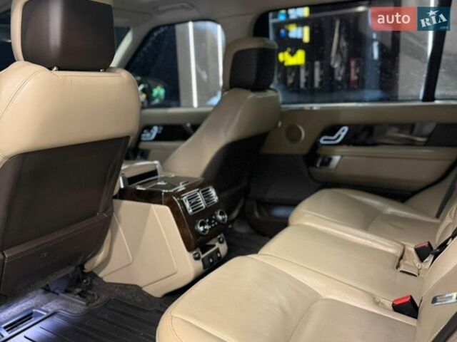 Белый Ленд Ровер Рендж Ровер, объемом двигателя 5 л и пробегом 97 тыс. км за 65000 $, фото 16 на Automoto.ua
