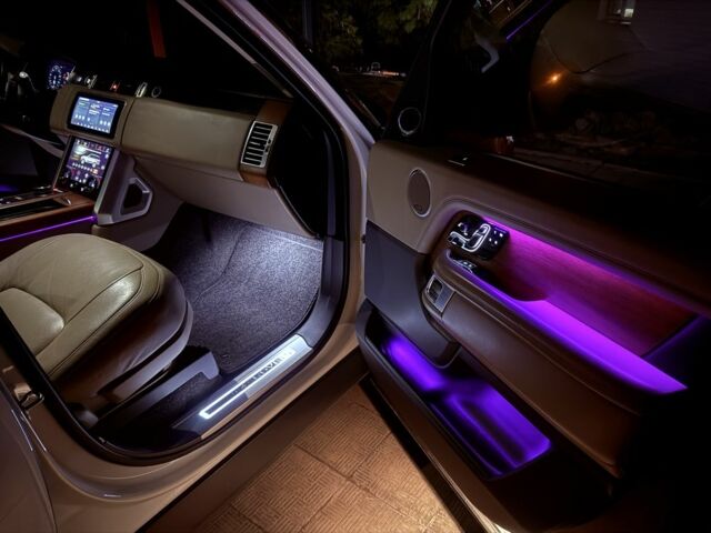 Білий Ленд Ровер Рендж Ровер, об'ємом двигуна 5 л та пробігом 80 тис. км за 66700 $, фото 9 на Automoto.ua